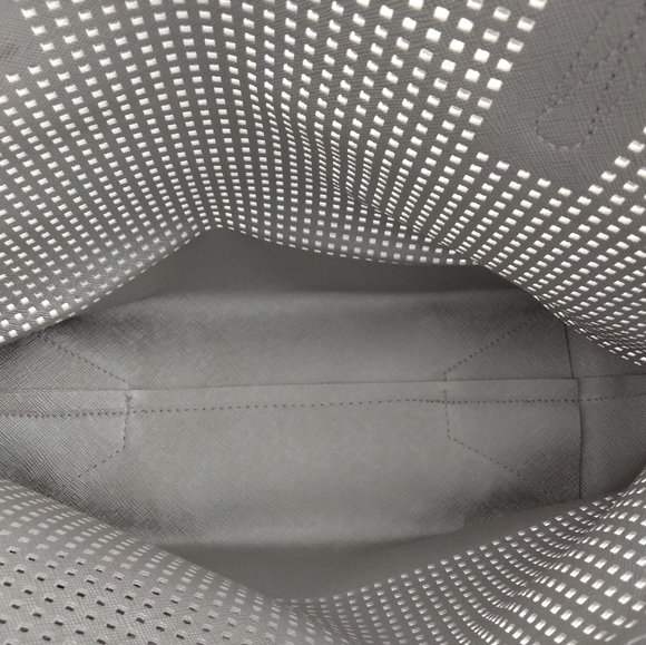 Neiman Marcus White Mesh Tote Bag - Picture 5 of 8
